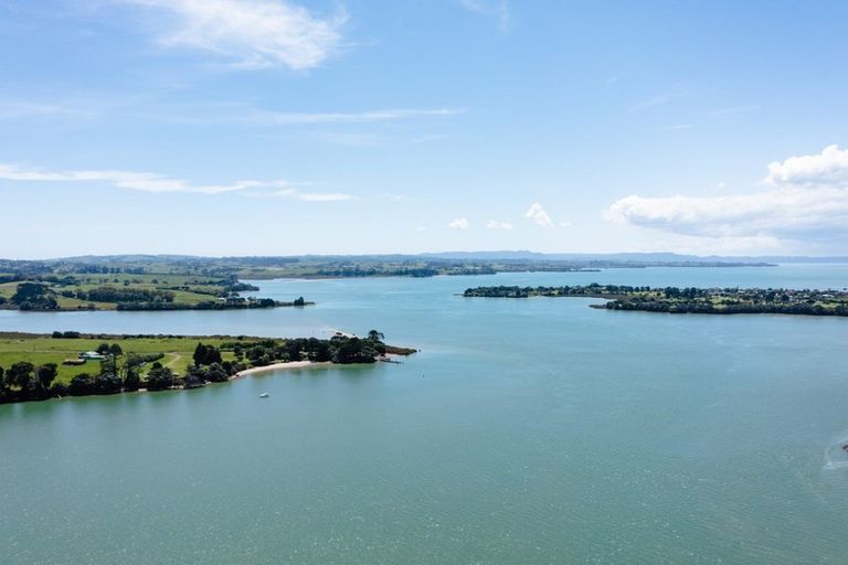 Photo of property in 57 Tahuna Minhinnick Drive, Glenbrook, 2681