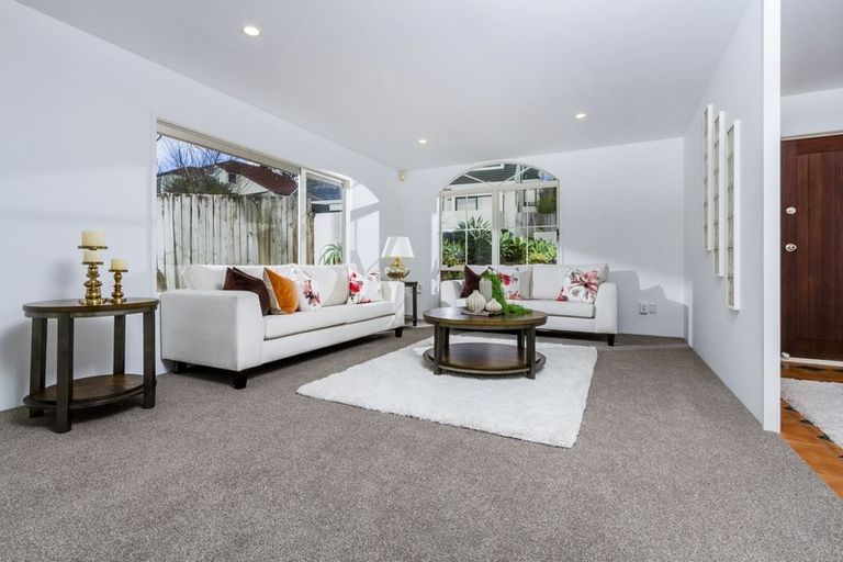 Photo of property in 2 Garden Lane, Torbay, Auckland, 0632