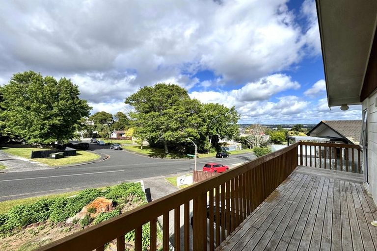 Photo of property in 21 Longreach Drive, Sunnyvale, Auckland, 0612
