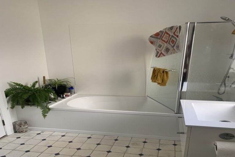 Photo of property in 335 Adelaide Road, Newtown, Wellington, 6021