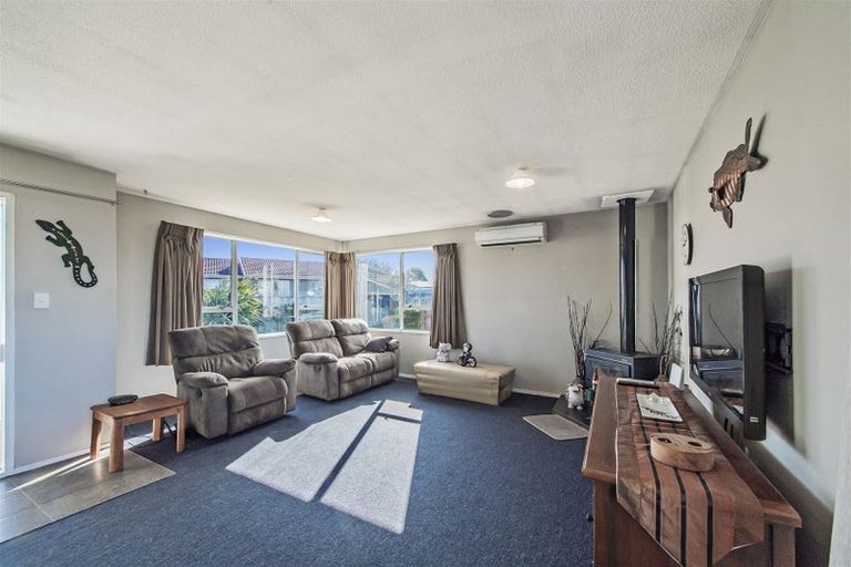 Photo of property in 13 Meon Street, Aranui, Christchurch, 8061