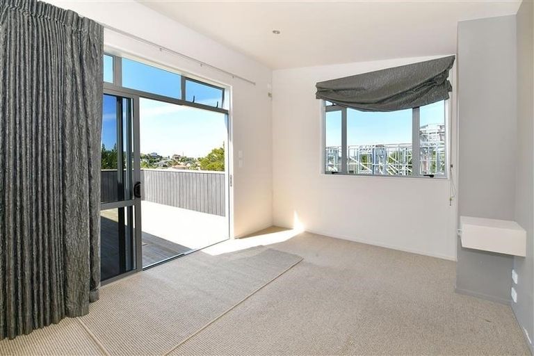 Photo of property in 37 Gledstane Road, Stanmore Bay, Whangaparaoa, 0932