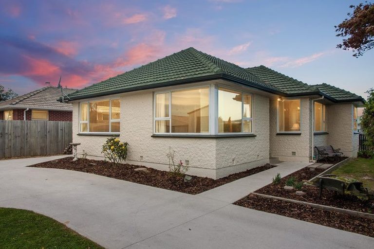 Photo of property in 119 Warren Crescent, Hillmorton, Christchurch, 8025