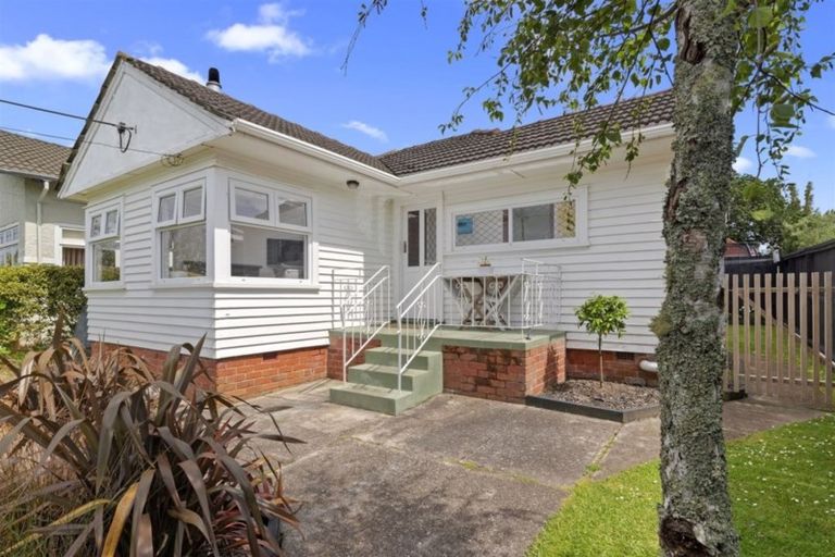 Photo of property in 1/30 Ngataringa Road, Devonport, Auckland, 0624