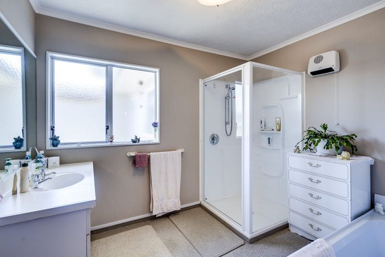 Photo of property in 4 Spriggs Crescent, Greenmeadows, Napier, 4112