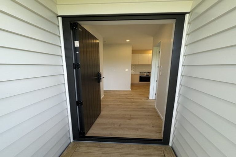 Photo of property in 72 Arran Drive, Orewa, 0931