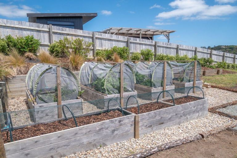 Photo of property in 6 Oden Hill, Coopers Beach, 0420