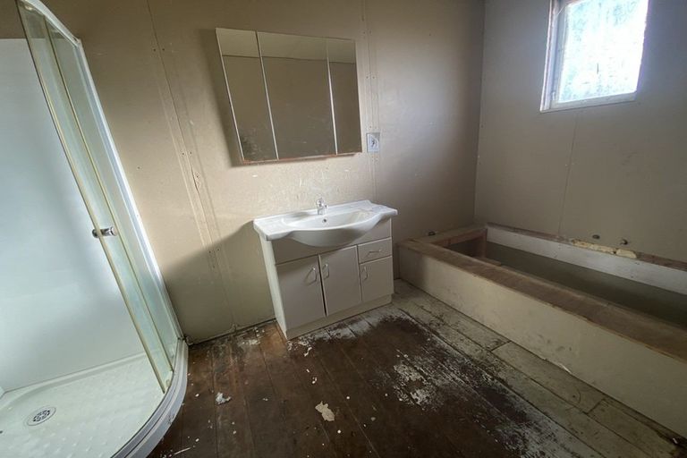 Photo of property in 81 Ngatai Street, Manaia, 4612