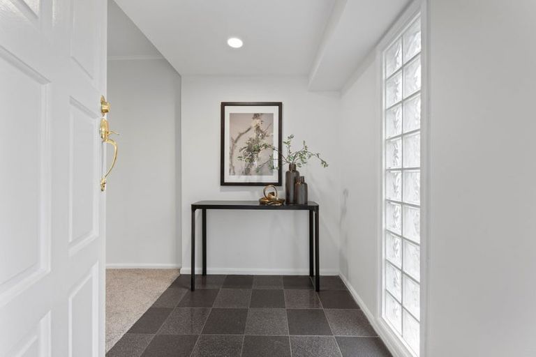 Photo of property in 9 Yacht Place, Bucklands Beach, Auckland, 2012