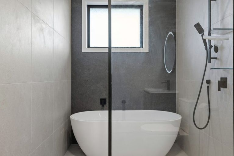 Photo of property in 1/20 Hart Road, Hauraki, Auckland, 0622