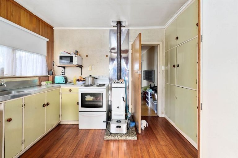 Photo of property in 118 Koutu Road, Kawaha Point, Rotorua, 3010