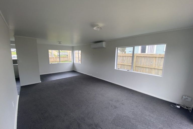 Photo of property in 15 Christmas Road, Manurewa, Auckland, 2102