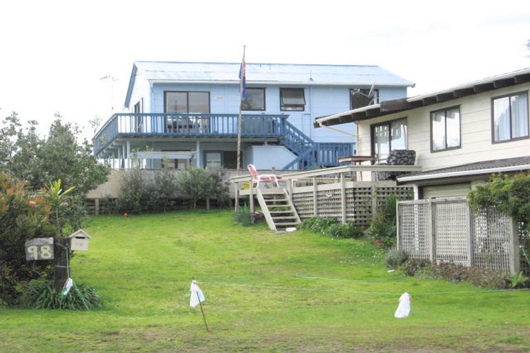 Photo of property in 98 Ocean Beach Road, Tairua, 3508