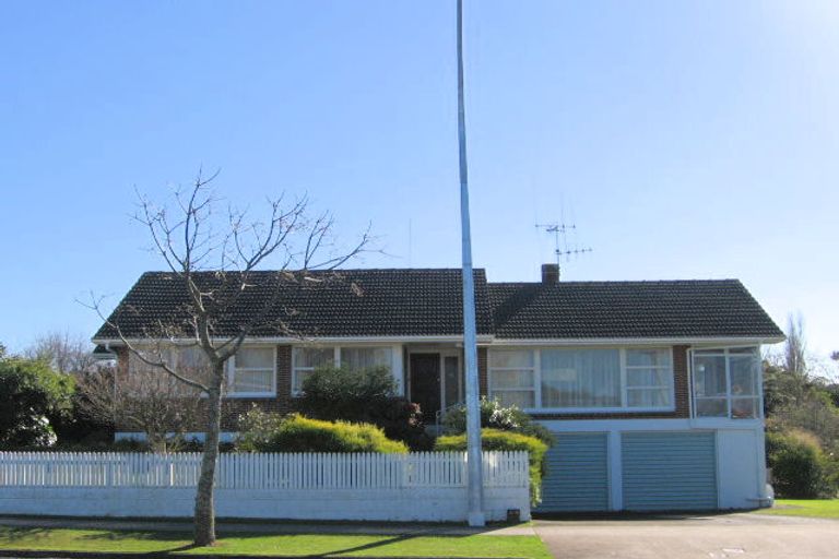 Photo of property in 15 Chedworth Avenue, Chedworth, Hamilton, 3210