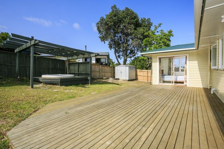 Photo of property in 40 Bond Crescent, Forrest Hill, Auckland, 0620