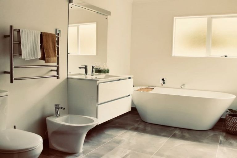 Photo of property in 115a Normandale Road, Normandale, Lower Hutt, 5010