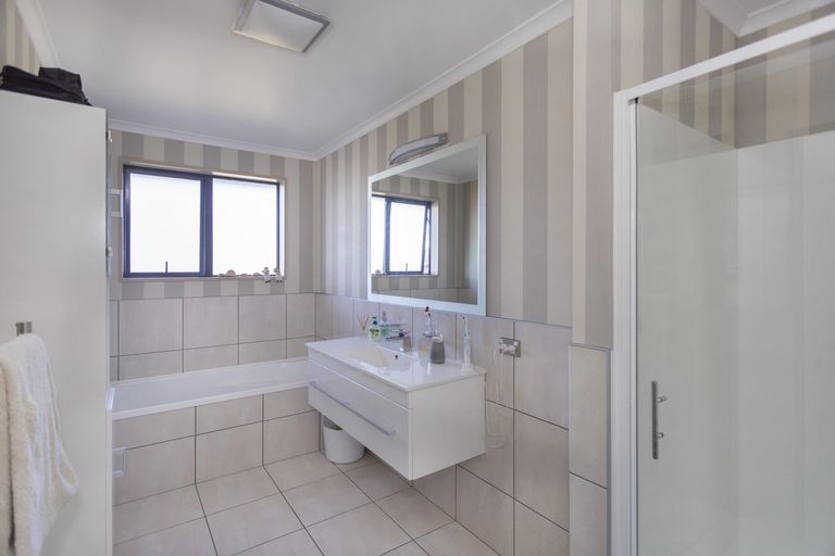 Photo of property in 10 North Ridge Drive, Oamaru North, Oamaru, 9400