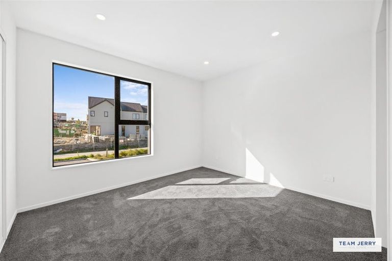 Photo of property in 16 Greenbrier Street, Westgate, 0814