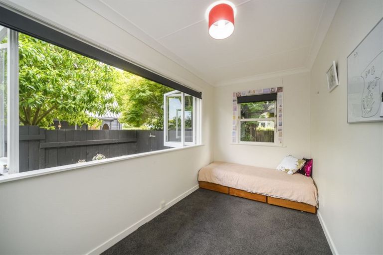 Photo of property in 42 Te Awe Awe Street, Hokowhitu, Palmerston North, 4410