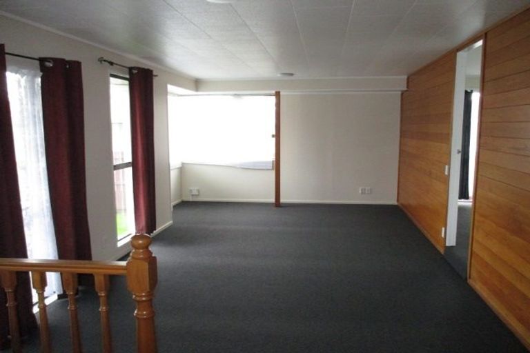 Photo of property in 22 Glen Close, Glen Eden, Auckland, 0602