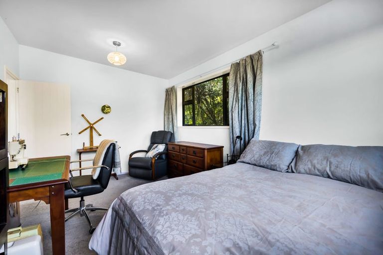 Photo of property in 10 Allan Road, Burgess Park, New Plymouth, 4371