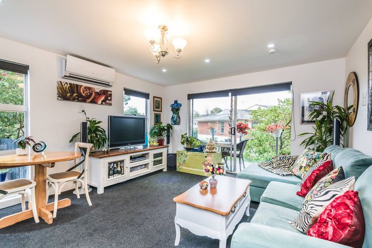Photo of property in 1/7 Alston Avenue, Kelston, Auckland, 0602