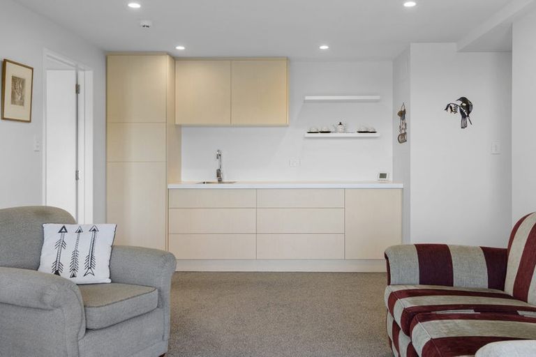 Photo of property in 8a Mandalay Lane, Redcliffs, Christchurch, 8081