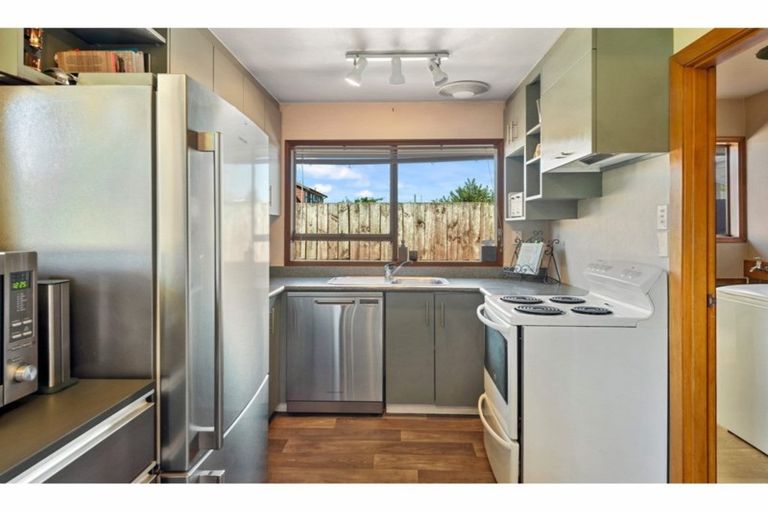 Photo of property in 2/18 Peer Street, Upper Riccarton, Christchurch, 8041