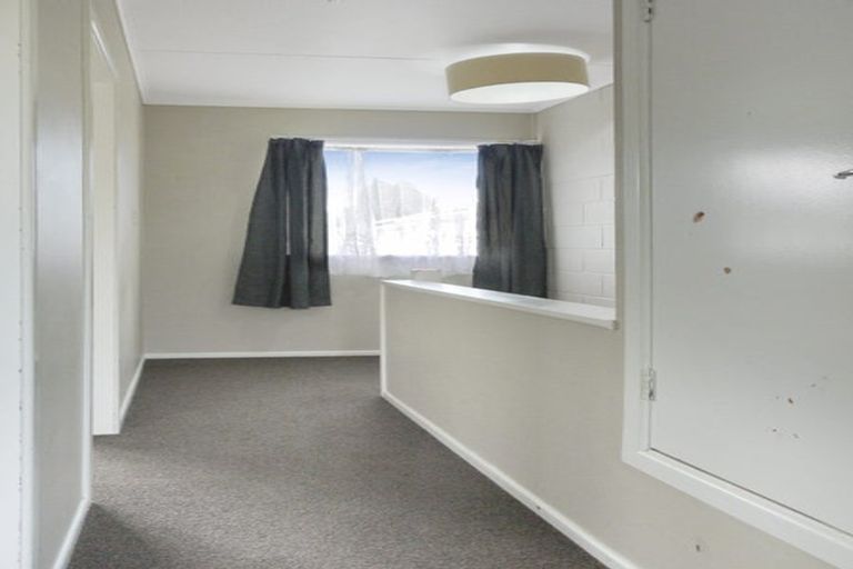 Photo of property in Oberon Flats, 48a Merton Street, Trentham, Upper Hutt, 5018