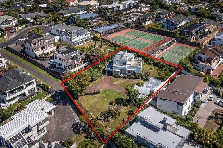 Photo of property in 9 Midway Avenue, Castor Bay, Auckland, 0620