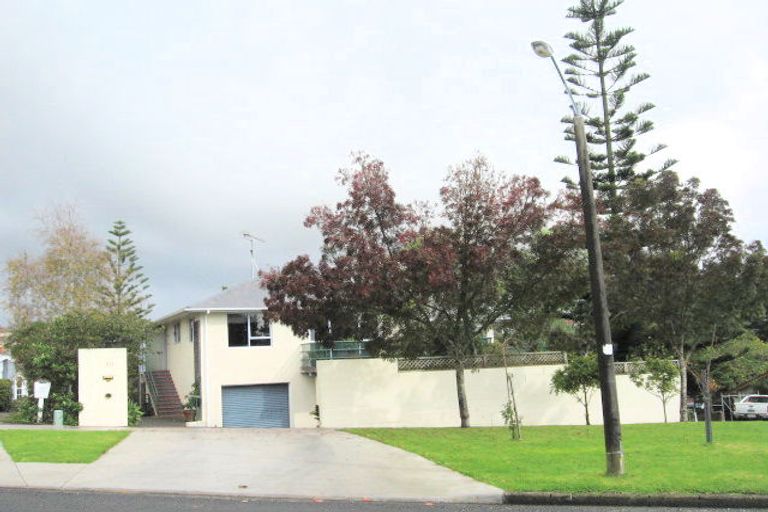 Photo of property in 30 Cheriton Road, Mellons Bay, Auckland, 2014