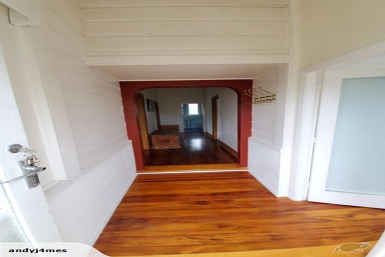 Photo of property in 56 Freyberg Street, Lyall Bay, Wellington, 6022