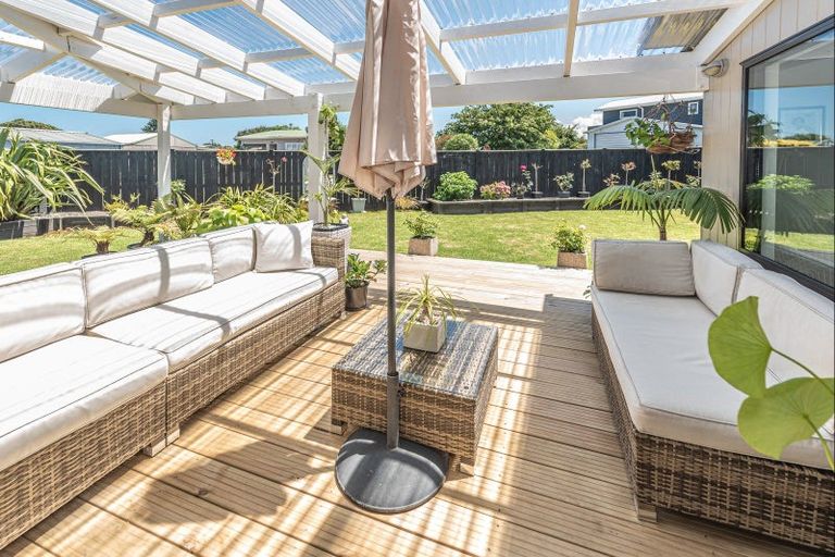 Photo of property in 13 Kamahi Street, Castlecliff, Whanganui, 4501