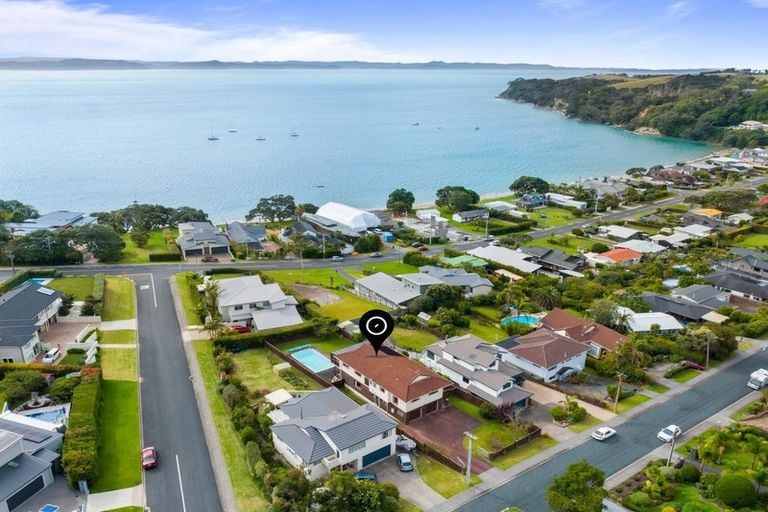 Photo of property in 4 De Luen Avenue, Tindalls Beach, Whangaparaoa, 0930