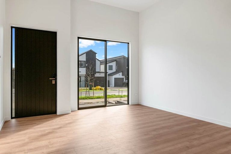 Photo of property in 39 Clara Road, Silverdale, 0932