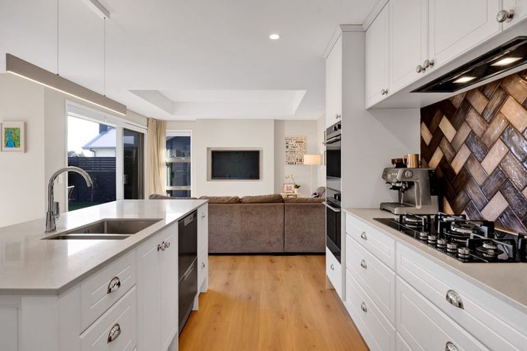 Photo of property in 52 Links Drive, Waiwhakaiho, New Plymouth, 4312