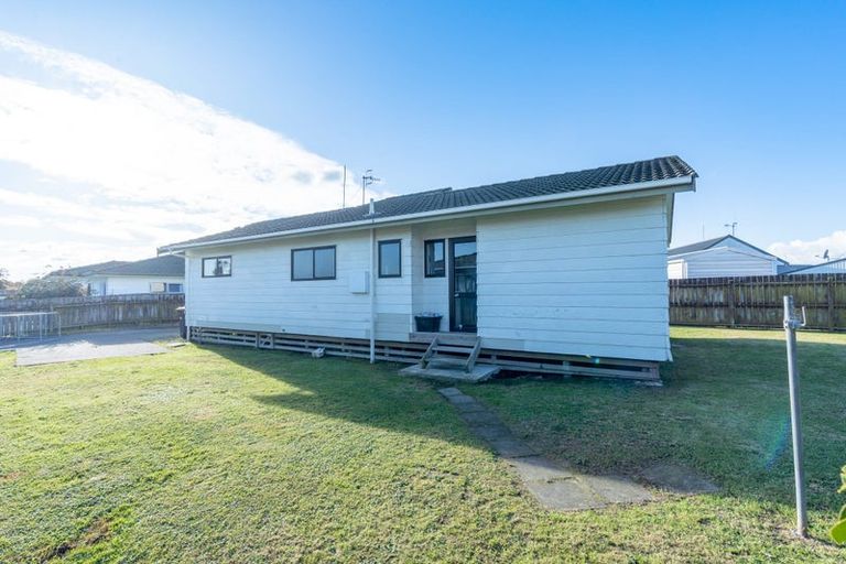 Photo of property in 56 Geraldine Crescent, Cloverlea, Palmerston North, 4412