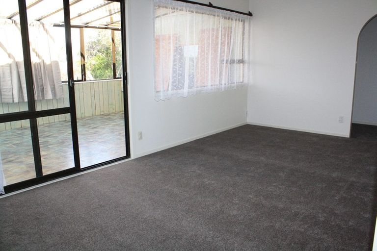 Photo of property in 17 Fratley Avenue, Farm Cove, Auckland, 2012
