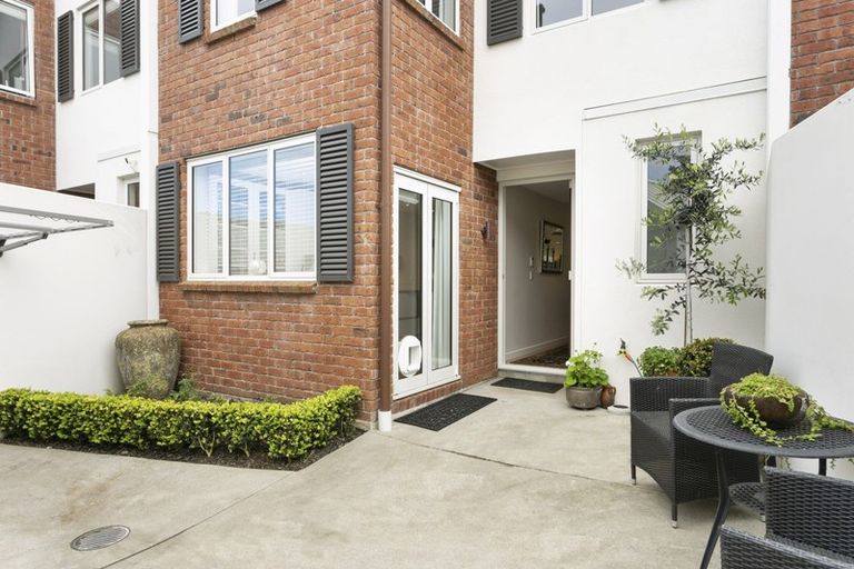 Photo of property in 24 Tanners Road, Mangere Bridge, Auckland, 2022