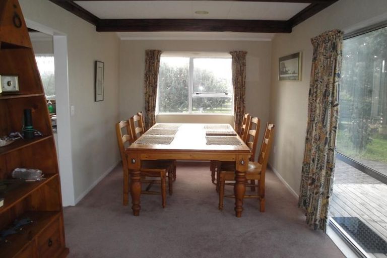 Photo of property in 168 Tutere Street, Waikanae Beach, Waikanae, 5036