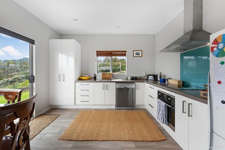 Photo of property in 36 Pioneer Road, Clevedon, Papakura, 2582