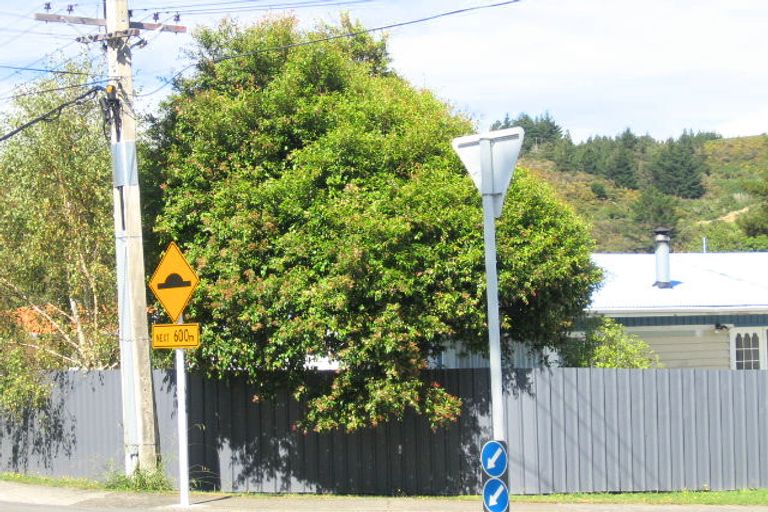 Photo of property in 68 Oregon Drive, Maoribank, Upper Hutt, 5018