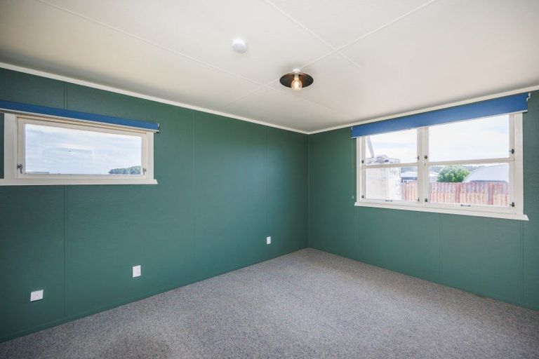 Photo of property in 1941 Parewanui Road, Parewanui, Bulls, 4894