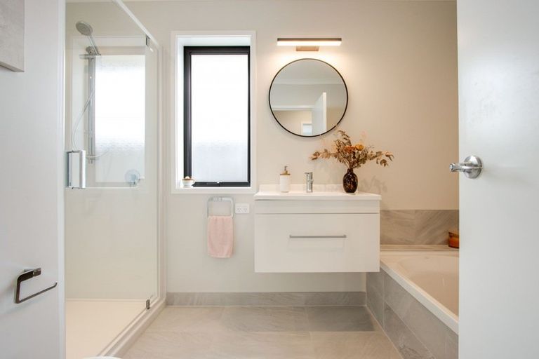 Photo of property in 10 Hikawera Drive, Frimley, Hastings, 4120