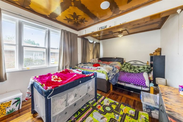 Photo of property in 92 Portage Road, New Lynn, Auckland, 0600