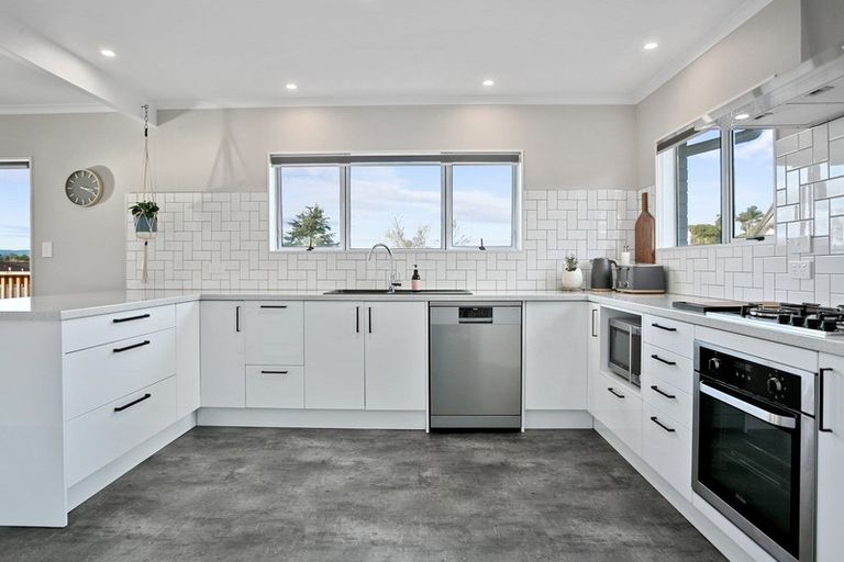 Photo of property in 37 Sheridan Crescent, Leamington, Cambridge, 3432