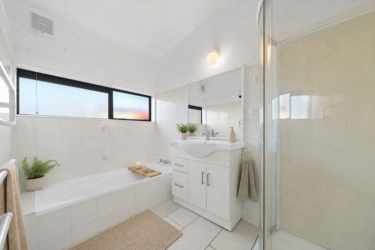 Photo of property in 3 Barrett Place, Carterton, 5713