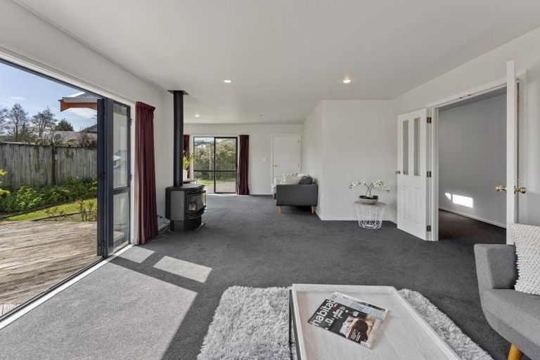 Photo of property in 22 Granville Street, Silverstream, Upper Hutt, 5019