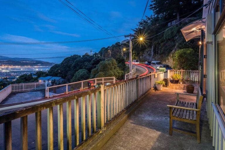 Photo of property in 92 Duncan Terrace, Kilbirnie, Wellington, 6022