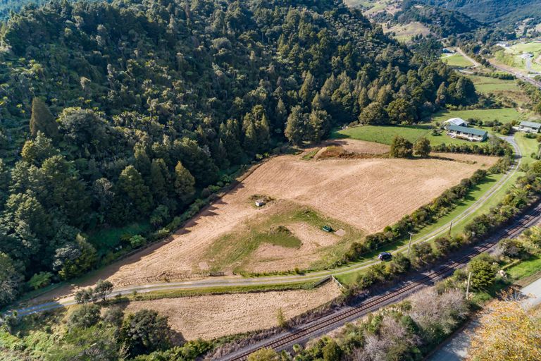 Photo of property in 233 Ahuroa Valley Road, Makarau, Warkworth, 0981